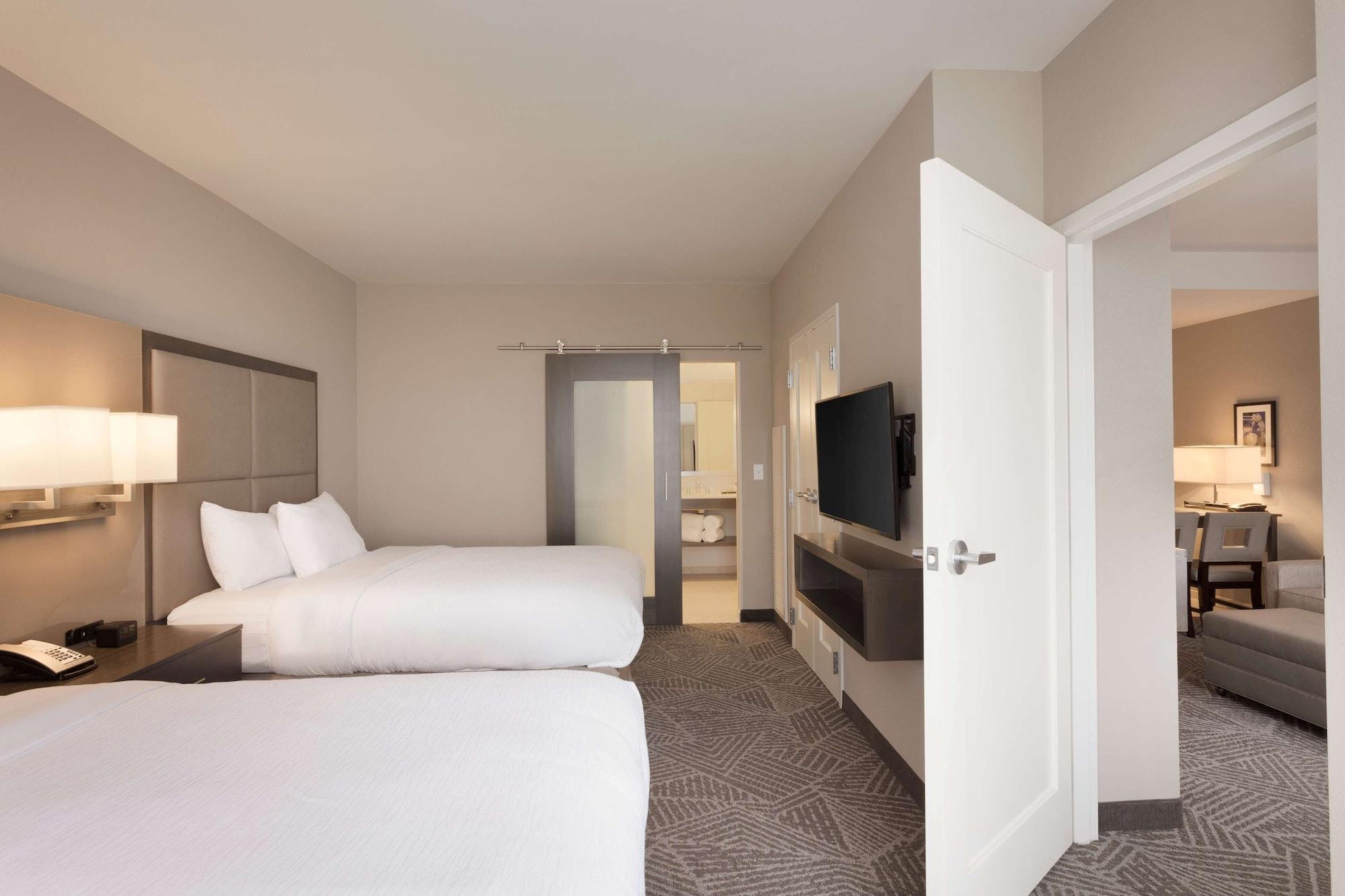 Embassy Suites By Hilton Kansas City Olathe Exterior foto