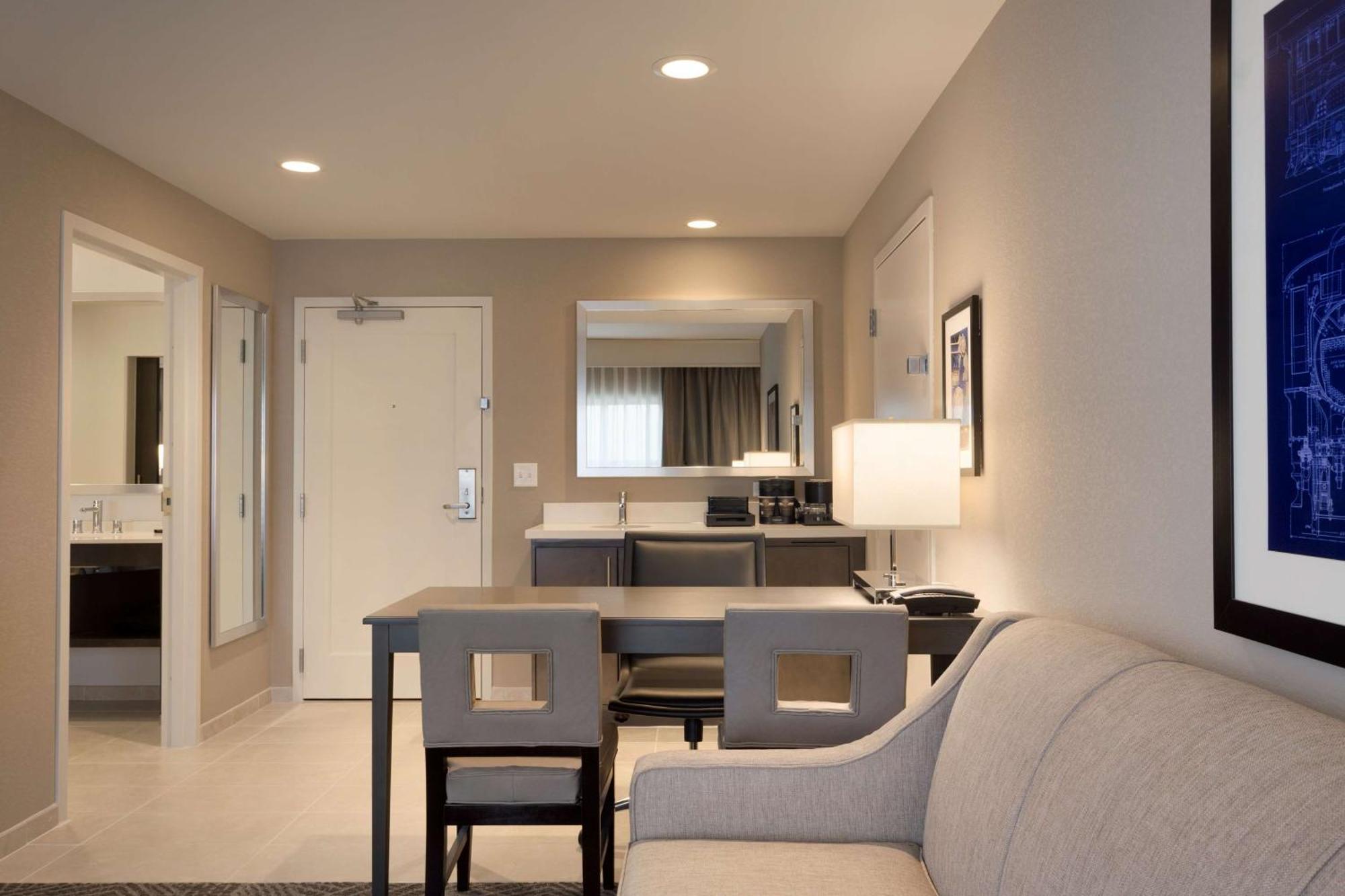 Embassy Suites By Hilton Kansas City Olathe Exterior foto