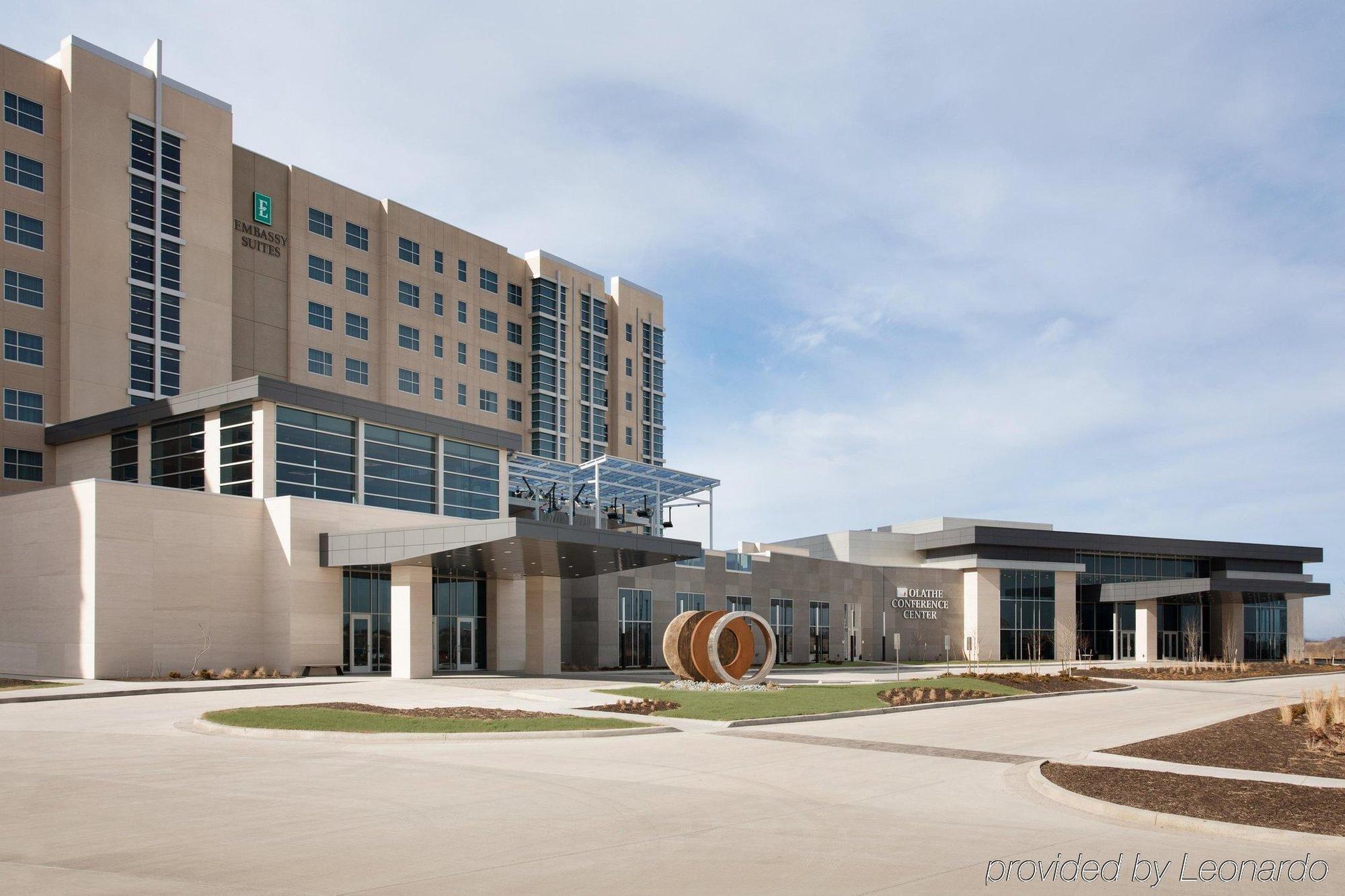Embassy Suites By Hilton Kansas City Olathe Exterior foto